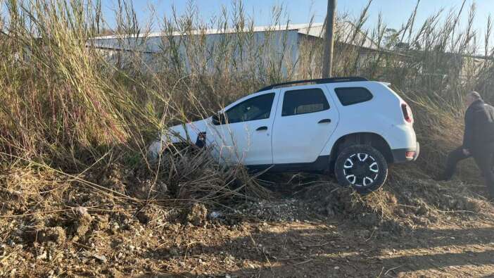 Manavgat’ta Otomobil Tarlaya Uçtu