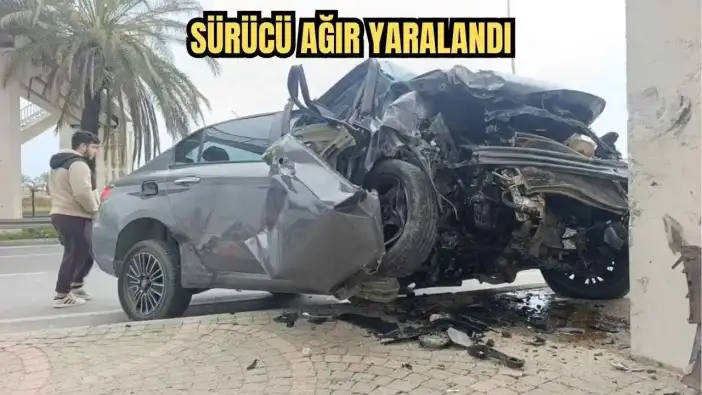 Manavgat’ta Feci Kaza! Araç Üst Geçit Ayağına Çarptı Sürücü Ağır Yaralandı
