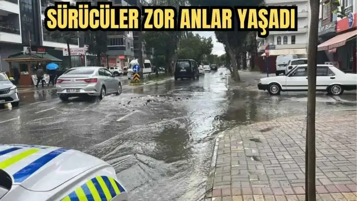 Alanya’da Kanalizasyon Borusu Patladı! Yollar Suyla Kaplandı