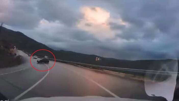 Antalya Yolunda Kaza Teğet Geçti: Araç 360 Derece Döndü