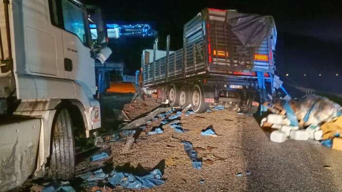 Akseki-Seydişehir Yolunda Gübre Yüklü Tır Devrildi: 1 Yaralı