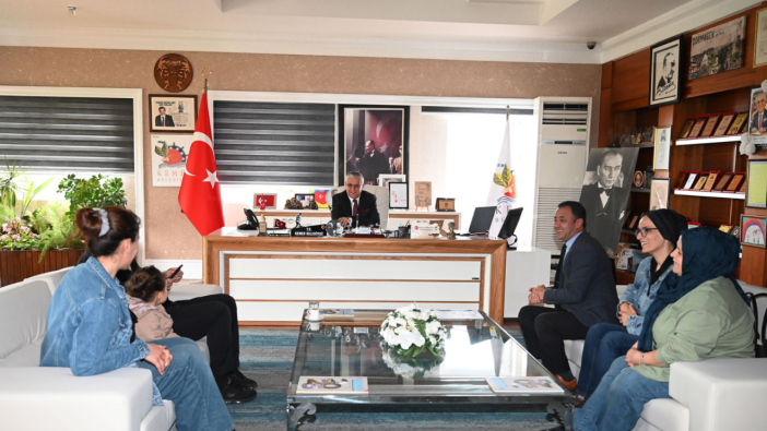 Kuzdere’den "Eğitimci Başkan"a Okul Çağrısı: Sınıflar Dar Geliyor!