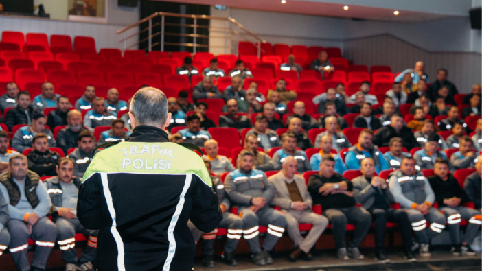 Alanya’da Belediye Şoförlerine "Güvenli Sürüş" Eğitimi