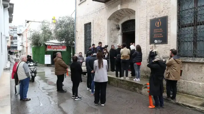 Antalya Behlül Dal Sinema Müzesi’nde “Zamanın İzinde” Yolculuğu