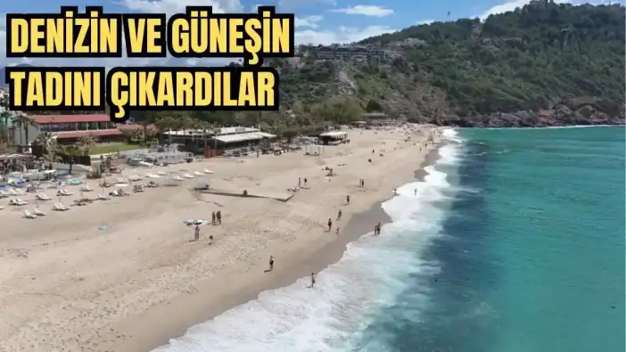 Alanya’da Yağmur Sonrası Yaz Havası! Kleopatra Plajı Doldu Taştı