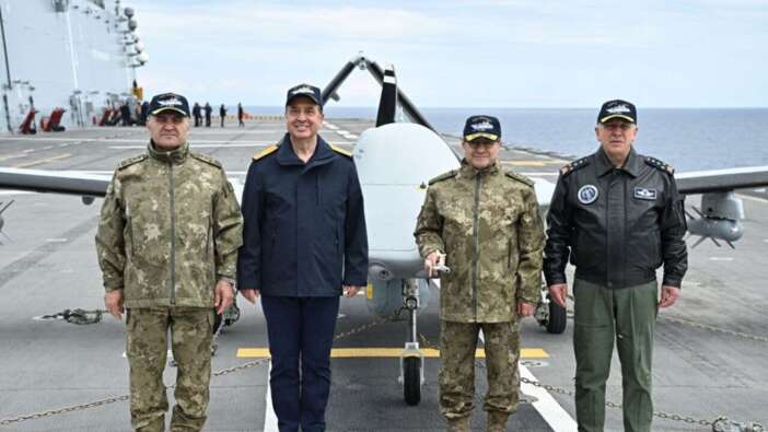 Mavi Vatan’ın Kalbi Antalya’da Atıyor: TCG Anadolu’dan Tarihi Gövde Gösterisi!