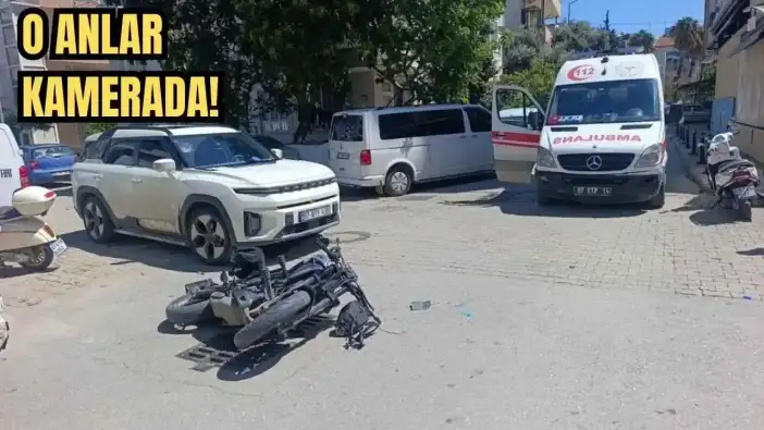 Manavgat'ta Otomobilin Çarptığı Motosikletli Genç Hastanelik Oldu! O Anlar Kamerada!