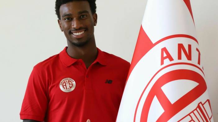 Antalyasporlu Haji Wright, rekor bir bedelle yeni takımında