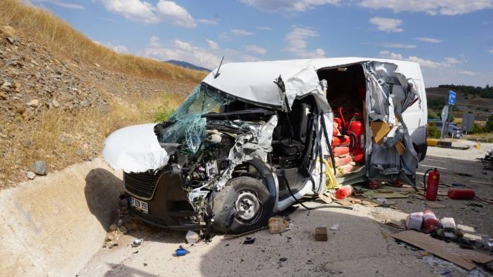 Burdur’da Feci Kaza: Yangın Söndürme Araçı Süt Tankerine Çarptı!