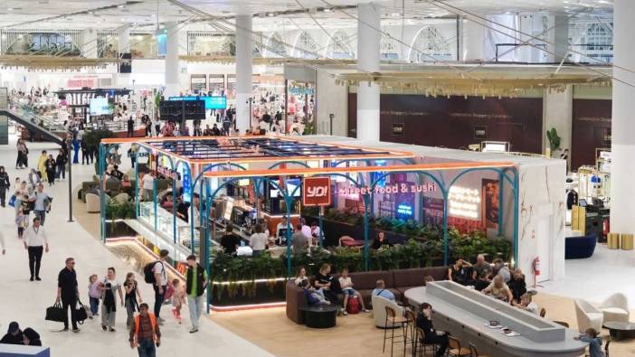 Antalya Havalimanı’nda Fahiş Fiyat Tepkisi! 1 Dilim Baklava 10 Euro, 12 Kanat 32 Euro