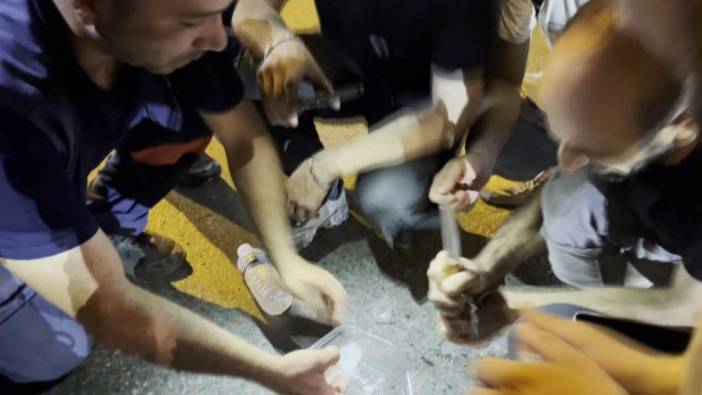 Hatay’da Kazada Kopan Parmak Telefon Fenerleriyle Arandı