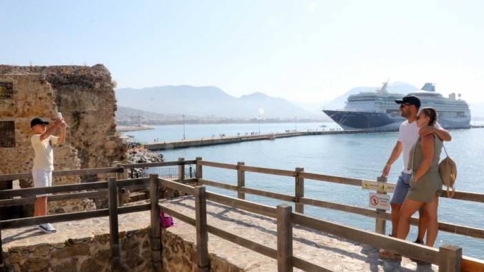 Alanya’da Kruvaziyer Bereketi! 1924 Turist Kenti Gezdi