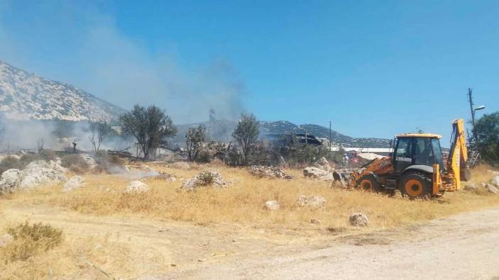 Antalya Korkuteli’de Müstakil Ev Alev Alev Yandı! Orman Son Anda Kurtuldu