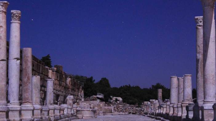 Burdur’un Gladyatörler Şehri Kibyra’da Yıldız Yağmuru Büyüledi