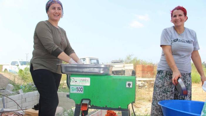 Salça Yapımı Artık Dakikalar Sürüyor: Antalya'da Ücretsiz Uygulama