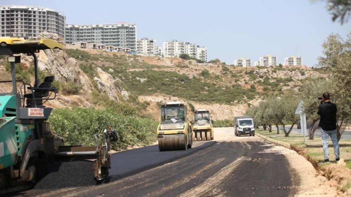 Kepez’de 800 Ton Asfaltla O Yol Baştan Sona Yenilendi