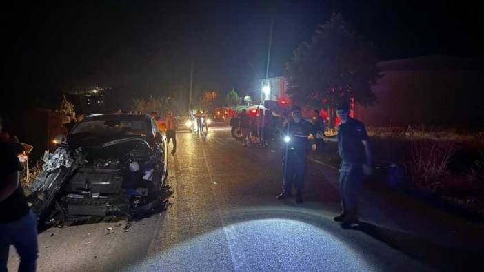 Burdur’da Gece Yarısı Otomobil Traktöre Girdi! 6 Yaralı