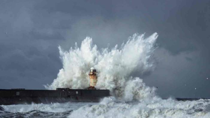 Antalya'da Hava Sertleşiyor: Fırtına Kapıda