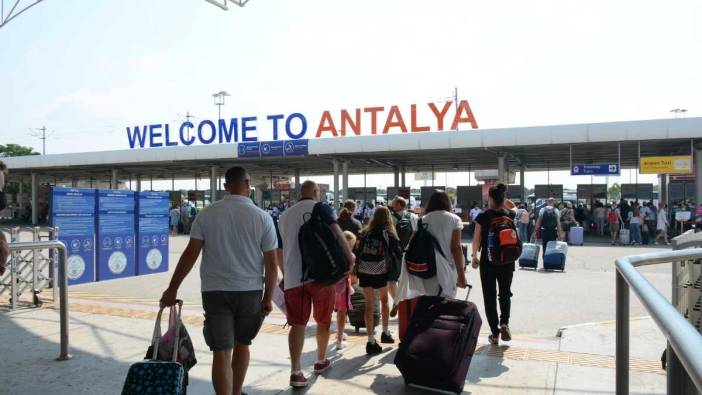 Antalya Havalimanı’ndan 7 Ayda 20 Milyon Yolcu Geçti! 2024’e Göre Milimlik Artış