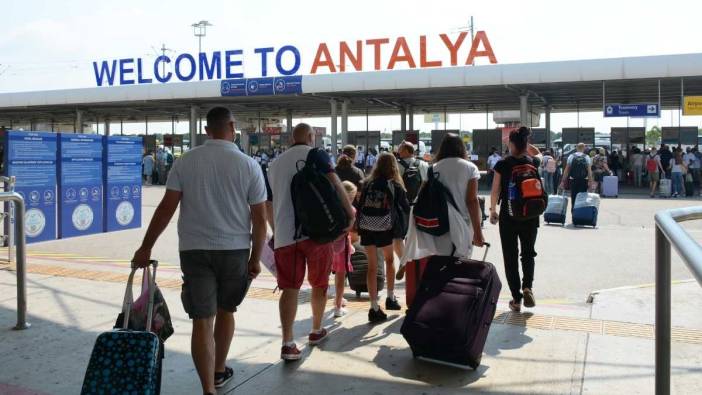Antalya Havalimanı’ndan 7 Ayda 20 Milyon Yolcu Geçti! 2024’e Göre Milimlik Artış