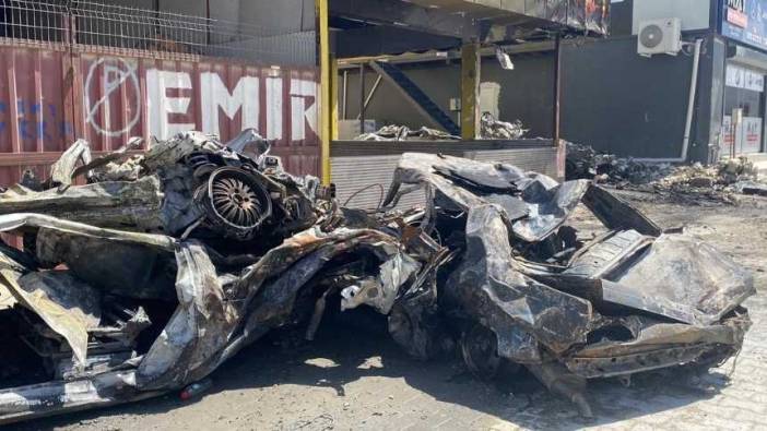 Hatay Antakya Sanayi Sitesinde Hurda Araçlar Alev Aldı
