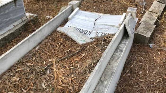 Adana Kozan’da Mezarlıkta Vandallık: 20 Mezar Taşı Kırıldı