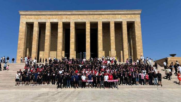 07 Gençlik’ten Anıtkabir’e Anlamlı Ziyaret