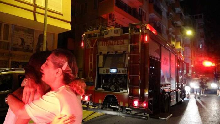 Muratpaşa'da Korkutan Yangın: Genç Kız Gözyaşlarına Boğuldu