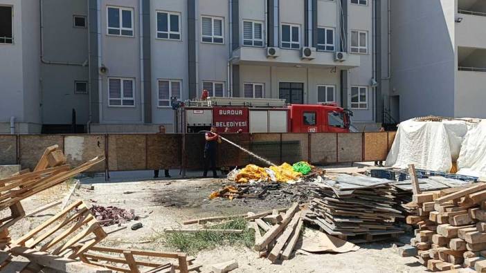 Burdur'da Okul Bahçesinde Patlama! Çöpü Yaktılar, Tüplere Sıçradı