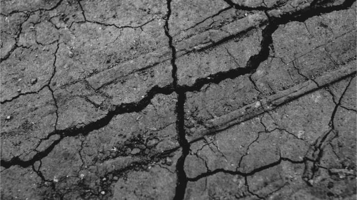 Balıkesir’de Korkutan Gece! Peş Peşe 52 Deprem Kaydedildi