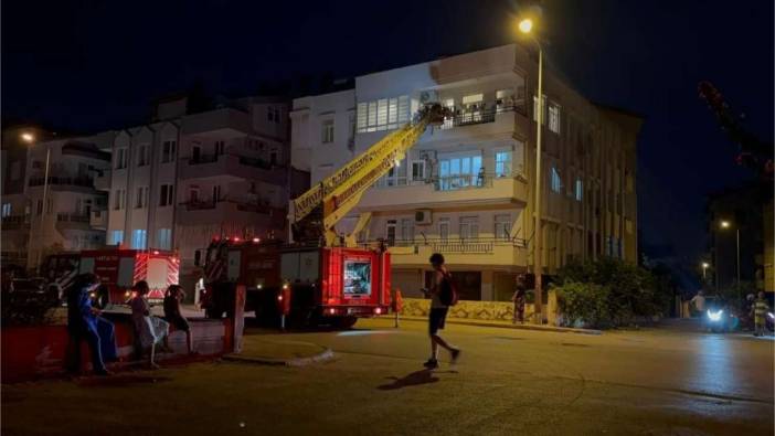 Manavgat'ta Daireden Çıkan Duman Ekipleri Harekete Geçirdi