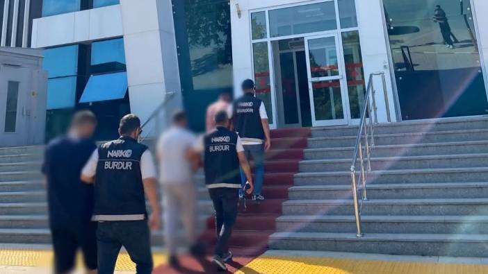 Bucak'ta Takip Edilen Araçlardan Çıkan Uy*şturucular Şaşırttı