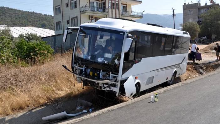 Anamur-Gazipaşa Yolunda Midibüs Kaza Yaptı: 27 Yolcudan 9’u Yaralı