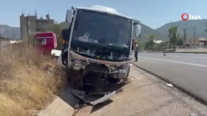 Antalya’da Korkutan Kaza! Tur Otobüsü Hendeğe Girdi
