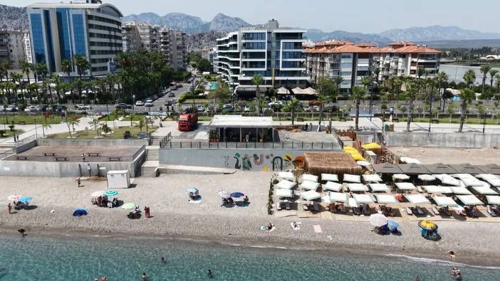 Gölgelikler Kaldırıldı, Konyaaltı Sahili Halka Açıldı
