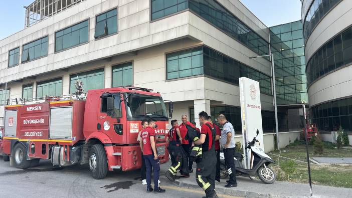 Mersin’de Hastanede Panik! Bodrum Katından Yükselen Duman Herkesi Korkuttu