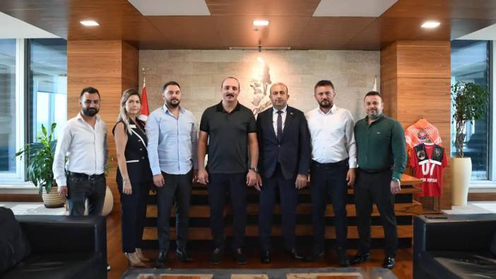 Konyaaltı'nda İşçi Hakları Masaya Yatırıldı