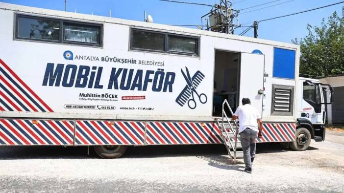 Antalya’da Mobil Kuaför Tırı Köylere Hizmet Götürüyor