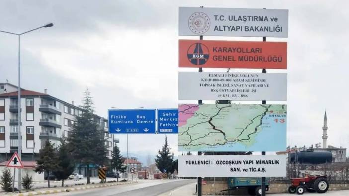 Milyarlık Elmalı Finike Yolu’nda Şarampol Kazası