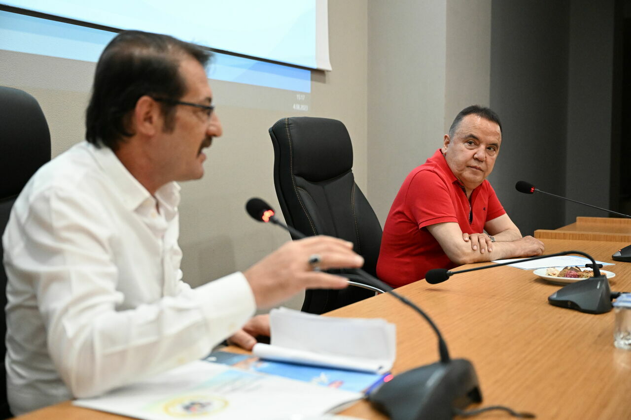 Başkan Böcek Antalya Kanaat Önderler Platformu’nu ağırladı (1)