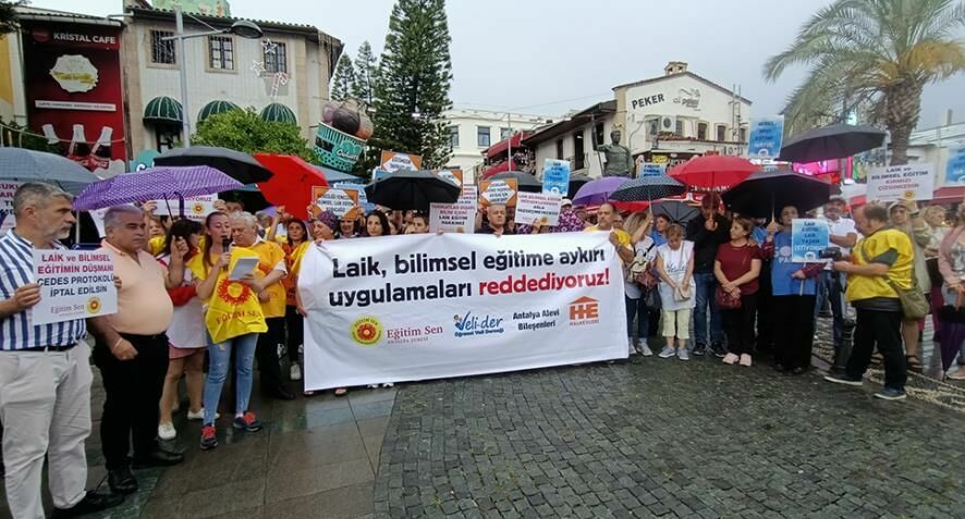 antalyada-cedes-protokolune-karsi-eylem