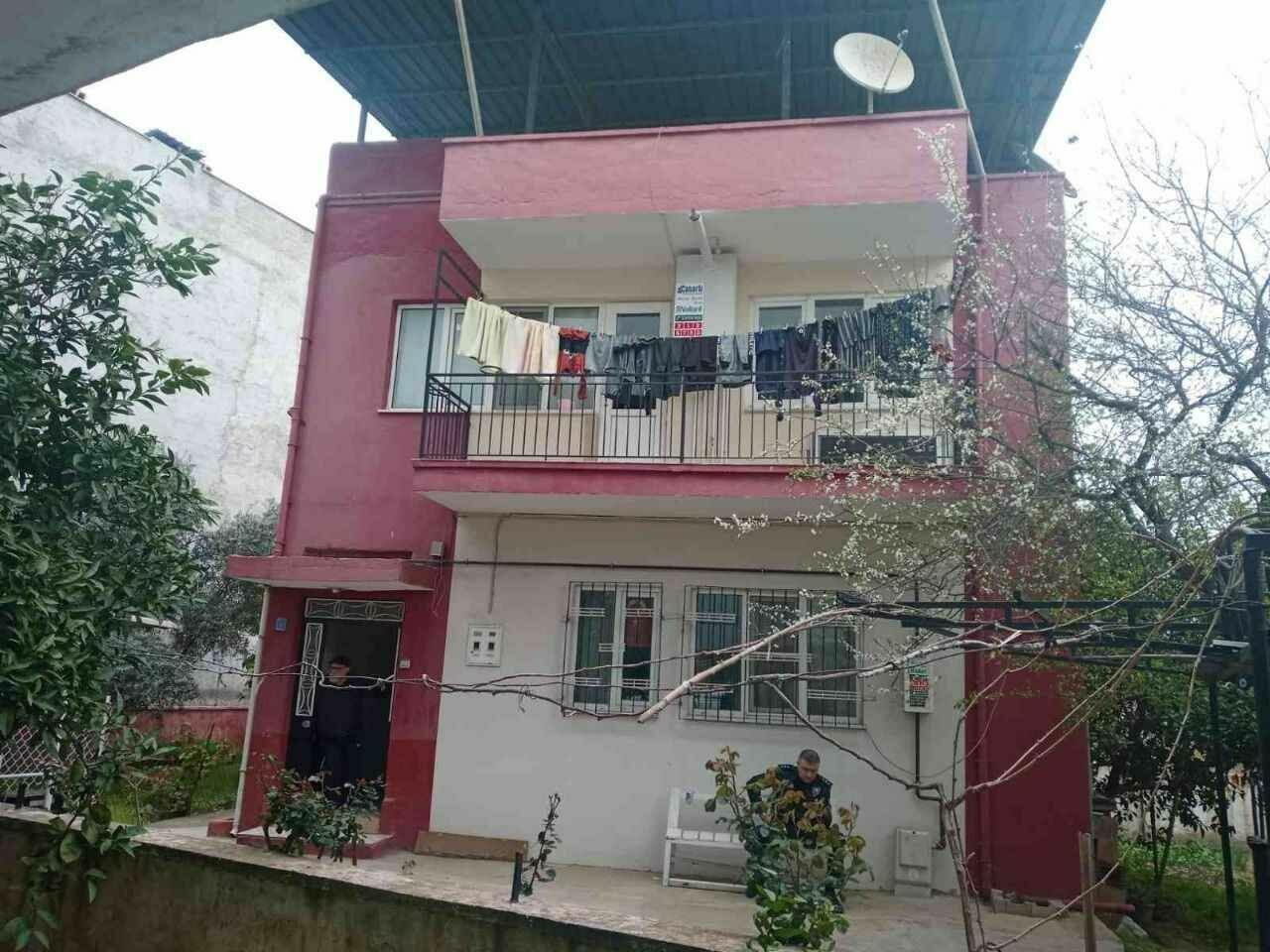 aydinda-yasli-adam-asili-halde-bulundu-7075711589bd4acc4b449c317e772f63-1648796026