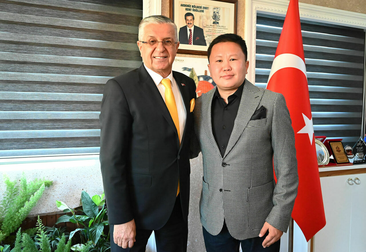 Moğolistan'dan Kemer Belediye Başkanı Topaloğlu'na Özel Ziyaret