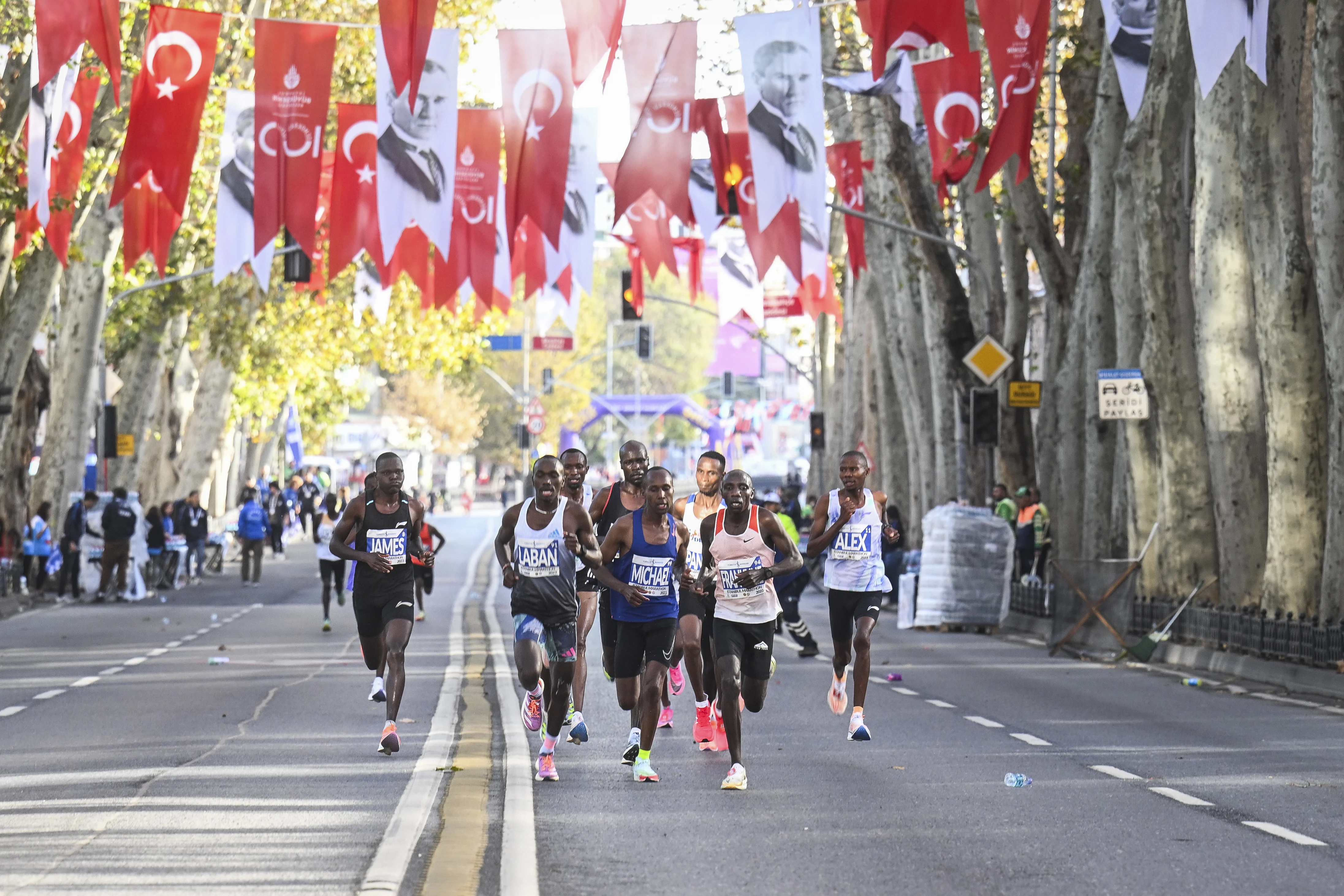 aa-20231105-32668392-32668385-45-istanbul-maratonu-basladi