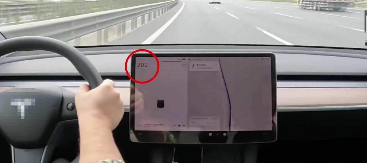 200 Kilometre Hız Yapıp Internette Paylaştı! O Sosyal Medya Fenomenine Ceza