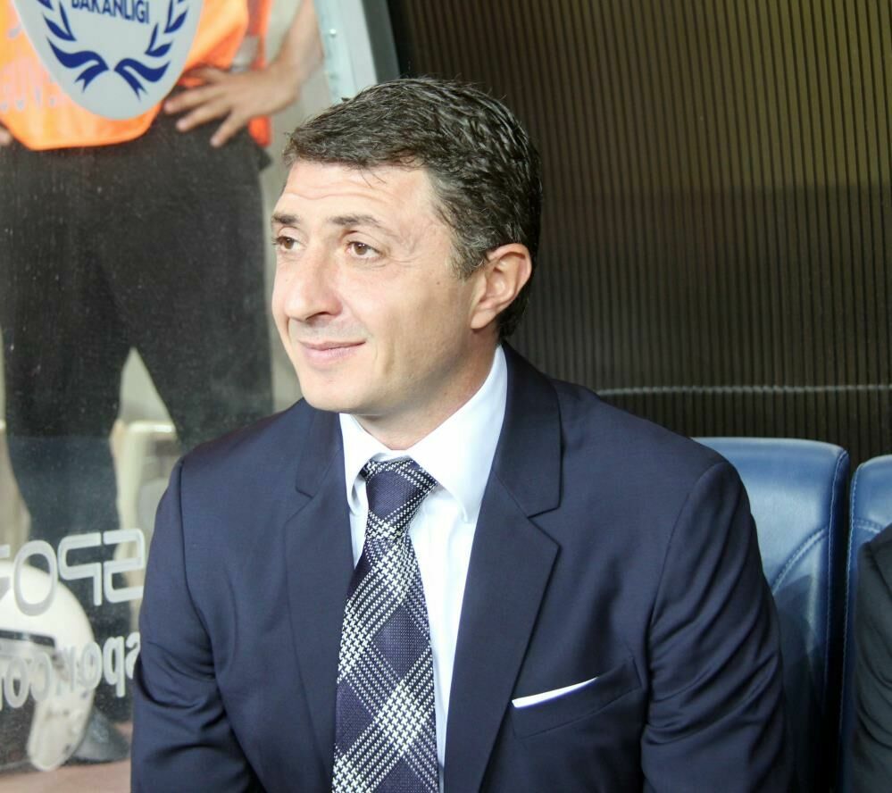 Karagümrük'te flaş ayrılık! Arveladze geliyor