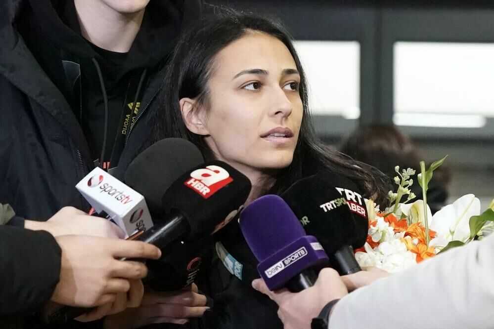 Dünya Şampiyonu Eczacıbaşı Dynavit zaferle yurda dönüş yaptı