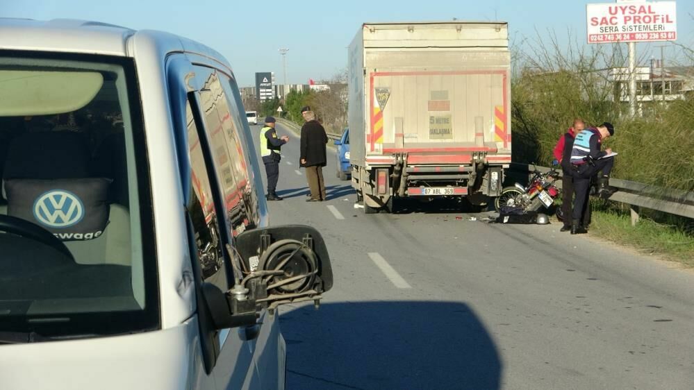 Manavgat'ta Kardeşler Kaskları Sayesinde Ölümden Döndü 