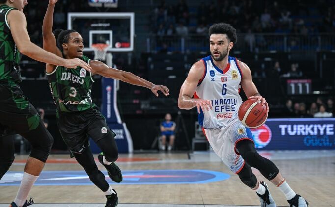 Anadolu Efes yılı lider olarak tamamladı