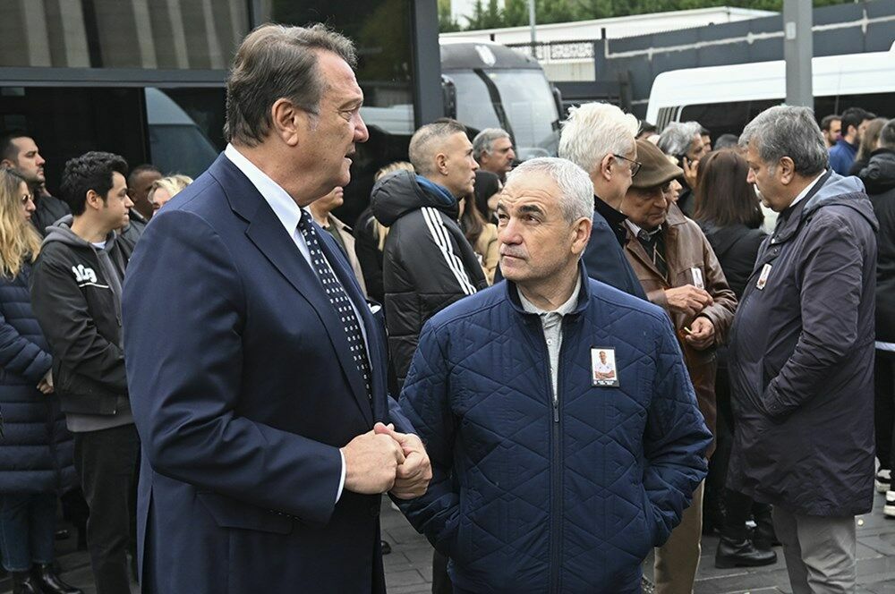 Beşiktaş Başkanı Arat: 'Yeni hoca çok yakında açıklanacak'